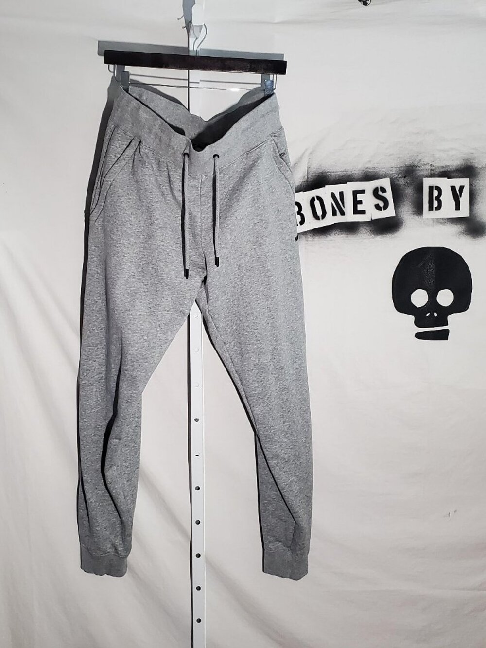 SuperDry Sport Grey Joggers With Zip Pockets Sz L